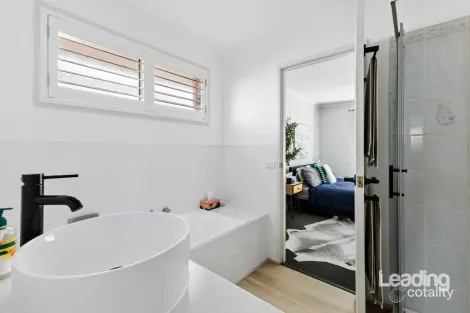 Property photo of 5 La Perouse Close Sunbury VIC 3429