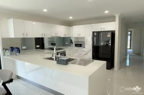 Property photo of 110 Scrub Road Carindale QLD 4152