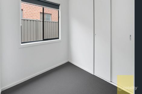 Property photo of 7 Milton Place Strathtulloh VIC 3338