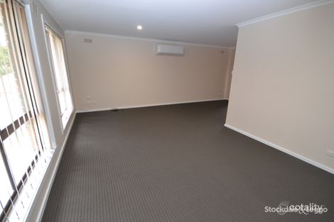 Property photo of 11 Keynes Court Deer Park VIC 3023