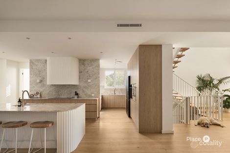 Property photo of 10 Allamanda Street Fairfield QLD 4103