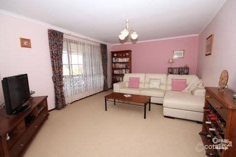 Property photo of 17 Bowmore Court Greenwith SA 5125