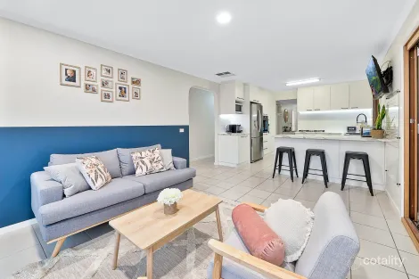 Property photo of 6 Bamboo Court Cranbourne North VIC 3977
