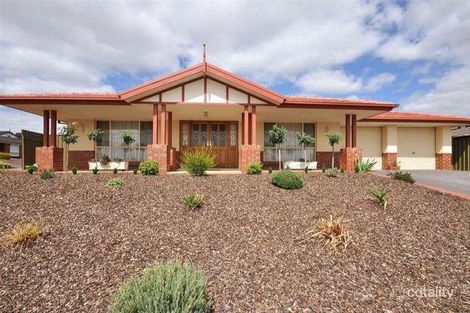 2 Mander Cres, Craigmore, SA 5114