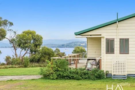 Property photo of 4 Challis Crescent Deep Bay TAS 7112