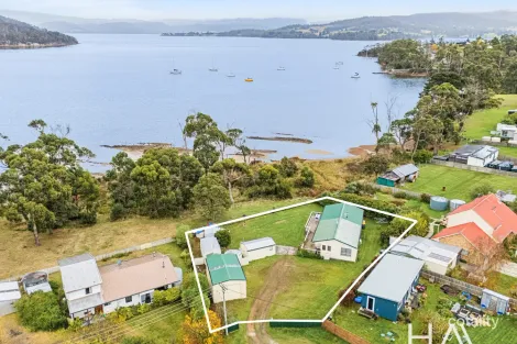 Property photo of 4 Challis Crescent Deep Bay TAS 7112