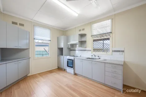 Property photo of 4 Chaucer Street Clearview SA 5085