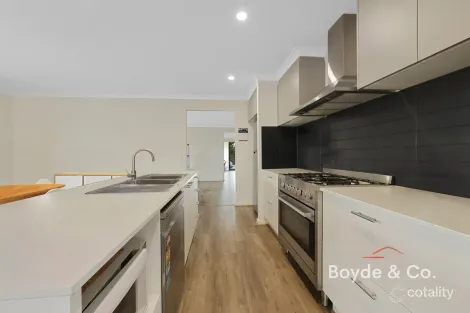 Property photo of 2 Archee Road Warragul VIC 3820