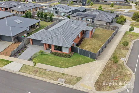 Property photo of 2 Archee Road Warragul VIC 3820