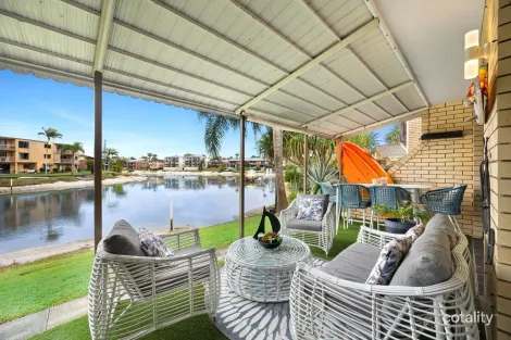 2/5 Goonawarra Dr, Mooloolaba, QLD 4557