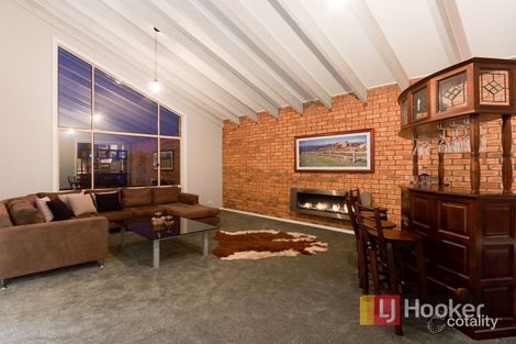 Property photo of 4 Pinto Close Endeavour Hills VIC 3802