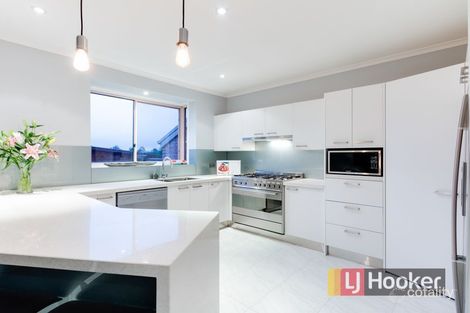Property photo of 4 Pinto Close Endeavour Hills VIC 3802