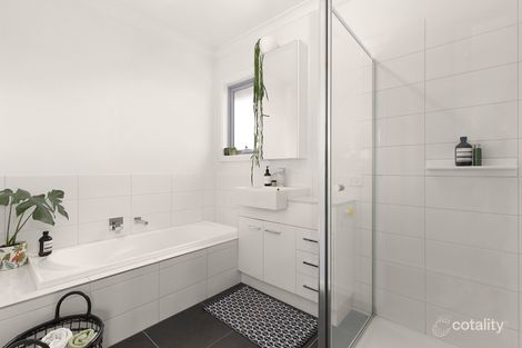Property photo of 2/11 Storey Road Reservoir VIC 3073