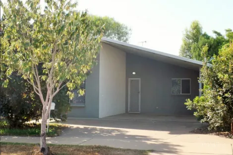2/2 Tall St, Johnston, NT 0832