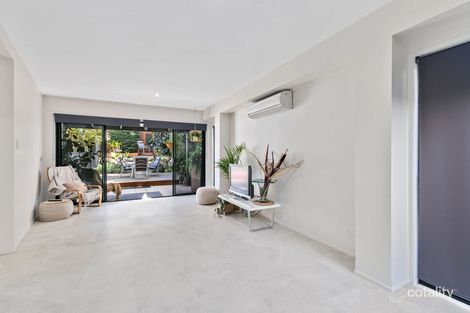 Property photo of 18 Cleveland Terrace Ormiston QLD 4160