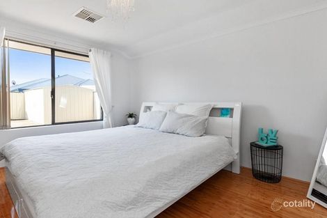 Property photo of 4 Barnes Way Success WA 6164
