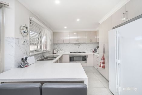 Property photo of 3 Yarcombe Crescent Craigieburn VIC 3064