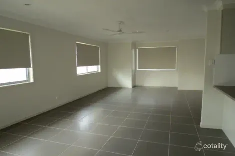 Property photo of 3 Ivers Place Emerald QLD 4720