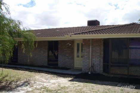 2 Nowranie Pl, Hillman, WA 6168