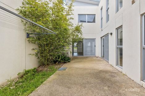 Property photo of 33 Champions Parade Wollert VIC 3750