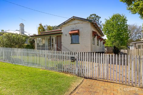 Property photo of 4 Wonderley Street Mount Lofty QLD 4350