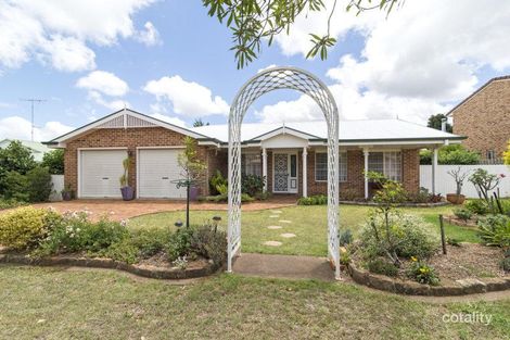 Property photo of 11 Wiemers Crescent Centenary Heights QLD 4350