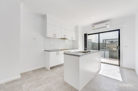 Property photo of 3 Ollie Place Cranbourne East VIC 3977