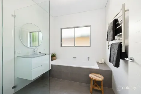 Property photo of 34 Owen Stanley Avenue Beacon Hill NSW 2100