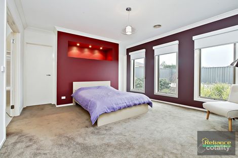 Property photo of 6 Burley Court Manor Lakes VIC 3024