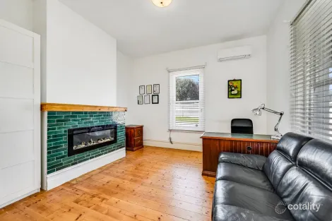 Property photo of 24 Doveton Avenue Eumemmerring VIC 3177