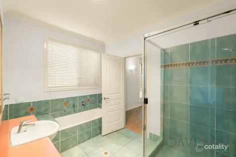 Property photo of 25 Cassowary Drive Burleigh Waters QLD 4220