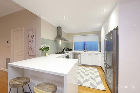 Property photo of 2 Wyandra Way Rowville VIC 3178