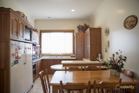 17 Robertson St, Casterton, VIC 3311