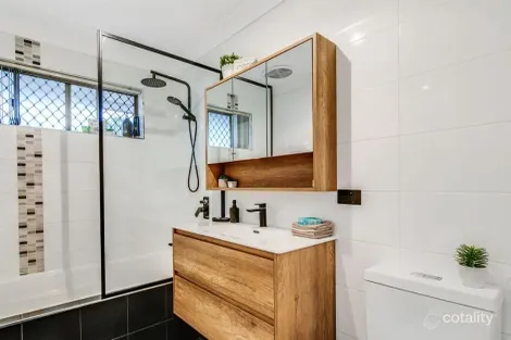 Property photo of 15 Holley Place Marangaroo WA 6064