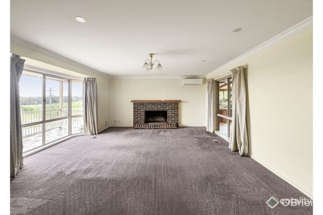 Property photo of 64 Lardner Road Drouin VIC 3818