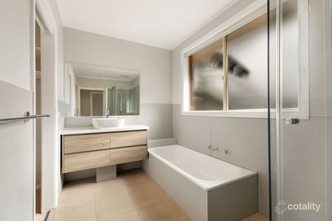 Property photo of 2/26 Turner Close Springvale VIC 3171