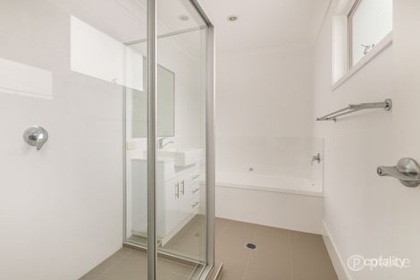 30b East St, Camp Hill, QLD 4152