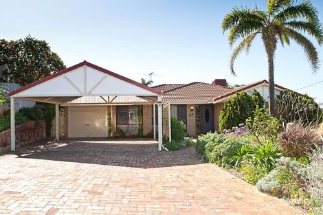 Property photo of 23 Aerolite Way Beldon WA 6027
