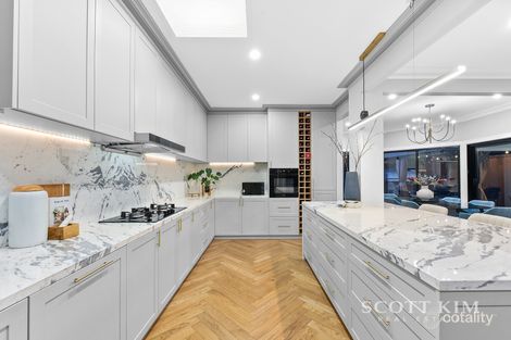 Property photo of 14 Kinsale Crescent Balwyn VIC 3103