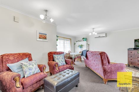 Property photo of 34 Meadenhall Drive St Albans Park VIC 3219