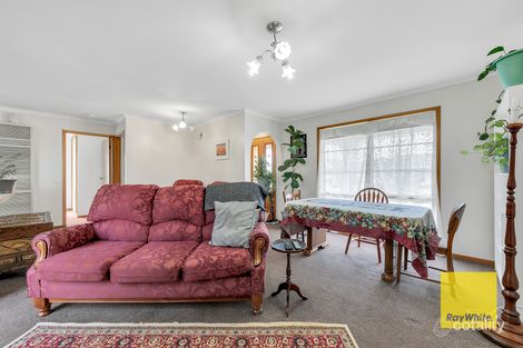 Property photo of 34 Meadenhall Drive St Albans Park VIC 3219