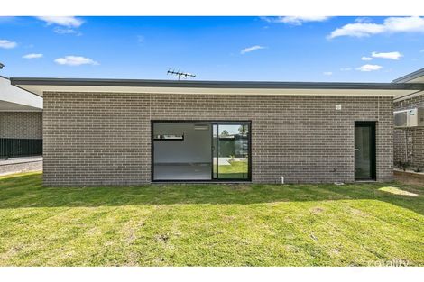 1/231 Henry Lawson Dr, Georges Hall, NSW 2198