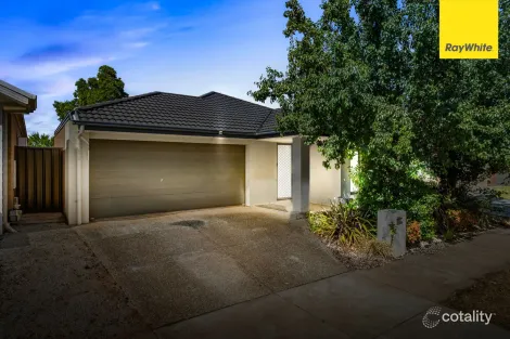 Property photo of 15 Marble Drive Cobblebank VIC 3338