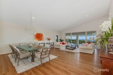 Property photo of 336 Chesterfield Drive Bonogin QLD 4213