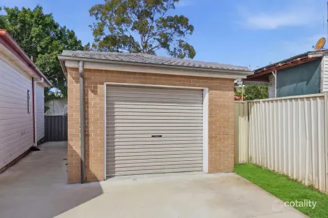 Property photo of 8 Barellan Avenue Dapto NSW 2530