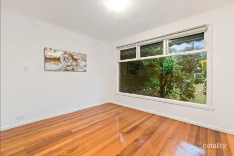 Property photo of 17 Chatsworth Quadrant Templestowe Lower VIC 3107