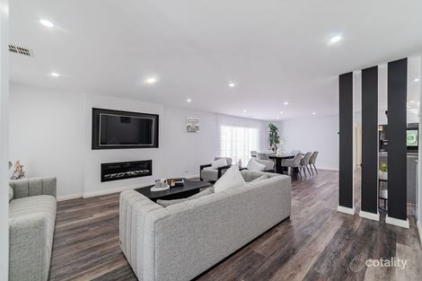 Property photo of 21 Wisla Circuit Roxburgh Park VIC 3064