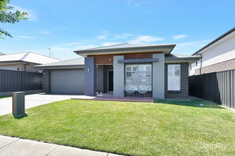 Property photo of 164 Waterside Drive Fletcher NSW 2287