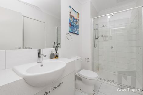 Property photo of 30 Queen Circuit Sunshine VIC 3020