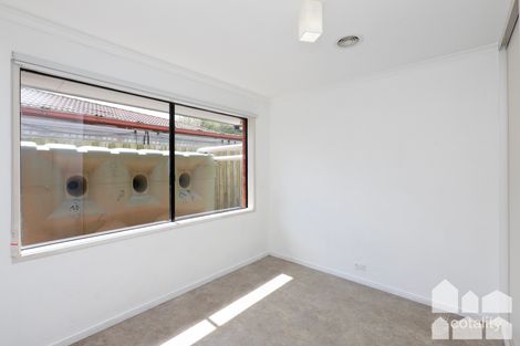 Property photo of 8 Sheeprun Place Hoppers Crossing VIC 3029